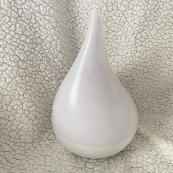 Aromacare Color Changing Essential Oil Diffuser - Picture 9 of 11